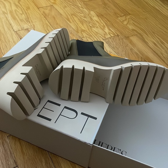 Gorgeous. BNIB Oncept silver moss boot size 7 - Picture 5 of 6